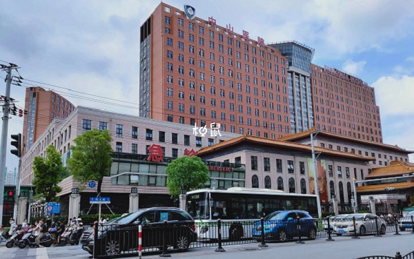 上海中山医院养囊费用