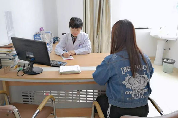 促排卵人授可以口服药物