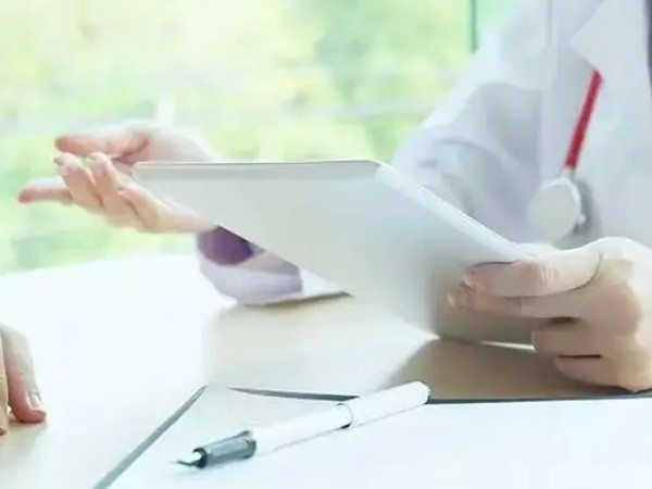 父母正常孩子基因突变可能受环境影响