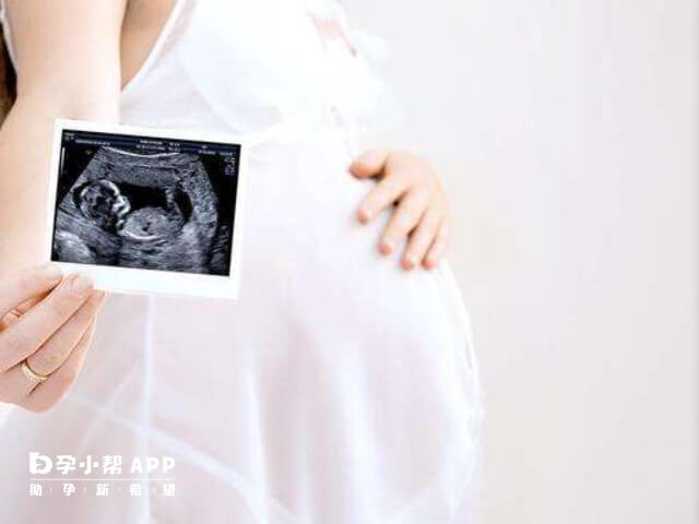 孕7月b超女翻男的原因